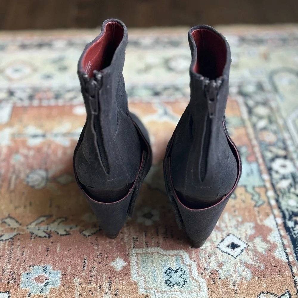 Women’s leather ankle boots